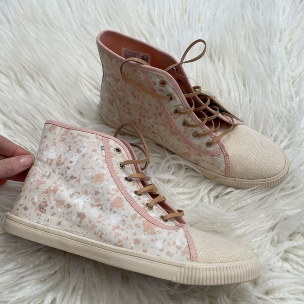 Toms Camarillo pink floral‎ high top sneaker shoes size 8 NWT